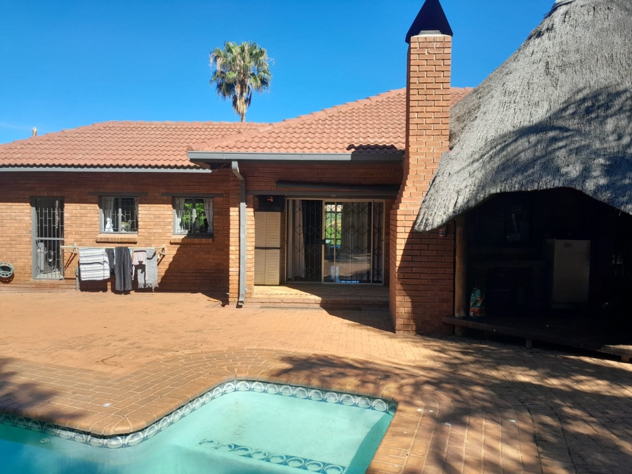 7 Bedroom Property for Sale in Safari Gardens North West